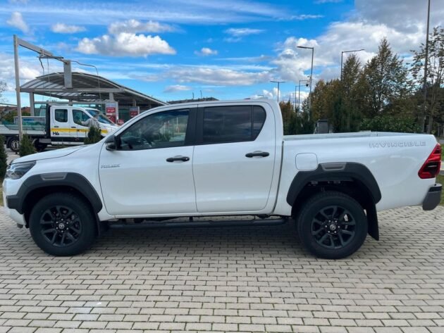 Toyota Hilux 2.8D-4D, Invinci*Leder*LED*360kam*3,5T AHK – Image 2