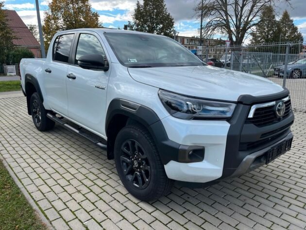 Toyota Hilux 2.8D-4D, Invinci*Leder*LED*360kam*3,5T AHK