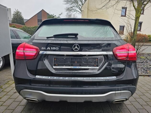 Mercedes-Benz GLA 180 /Automatik/LED/Navi – Image 6