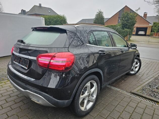 Mercedes-Benz GLA 180 /Automatik/LED/Navi – Image 8