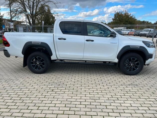 Toyota Hilux 2.8D-4D, Invinci*Leder*LED*360kam*3,5T AHK – Image 6